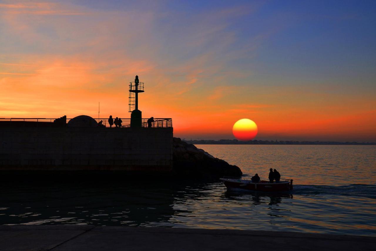 Rimini Lighthouse Easy Comfort Apartment Exterior photo